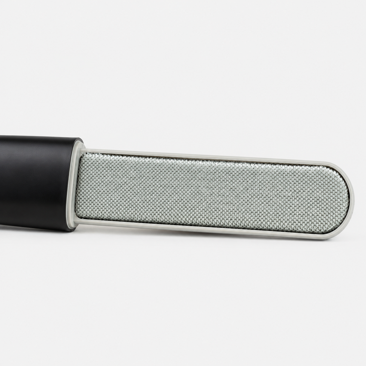 Brosse à vêtements — Noir