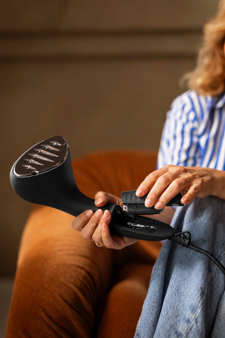 Clothes Steamer — Black